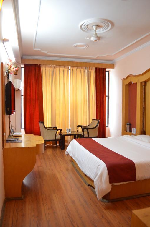 Hotel Sandhya Palace Shamshi Exterior photo