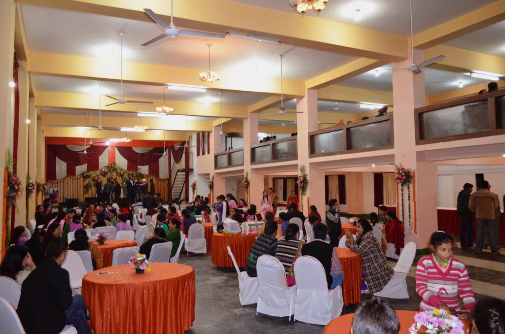 Hotel Sandhya Palace Shamshi Exterior photo