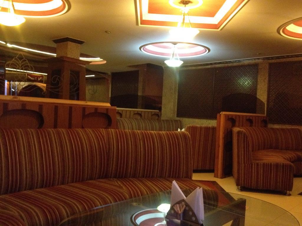 Hotel Sandhya Palace Shamshi Exterior photo