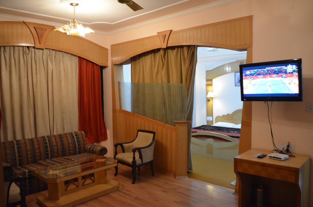 Hotel Sandhya Palace Shamshi Exterior photo