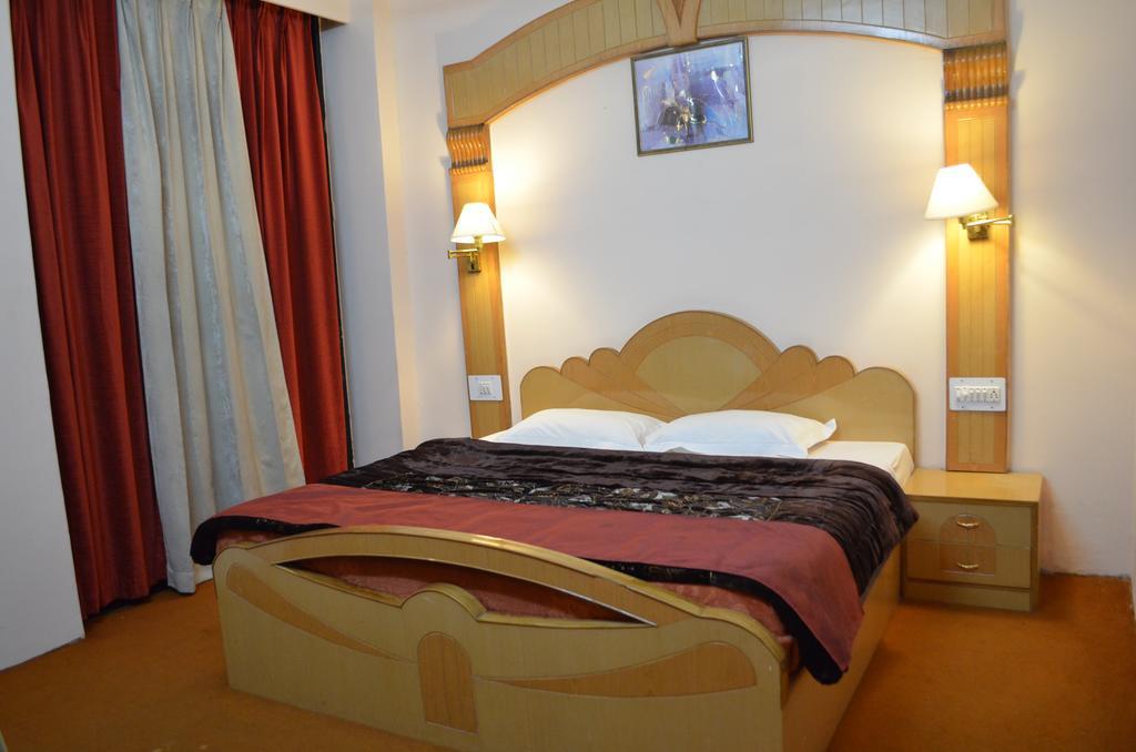 Hotel Sandhya Palace Shamshi Exterior photo